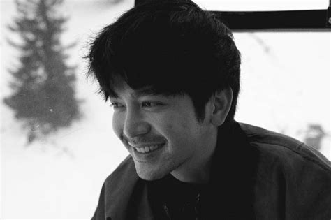 laplapan sa abs cbn|Joshua Garcia handling a relationship while in the public eye.